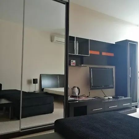 Sea View Apartment *